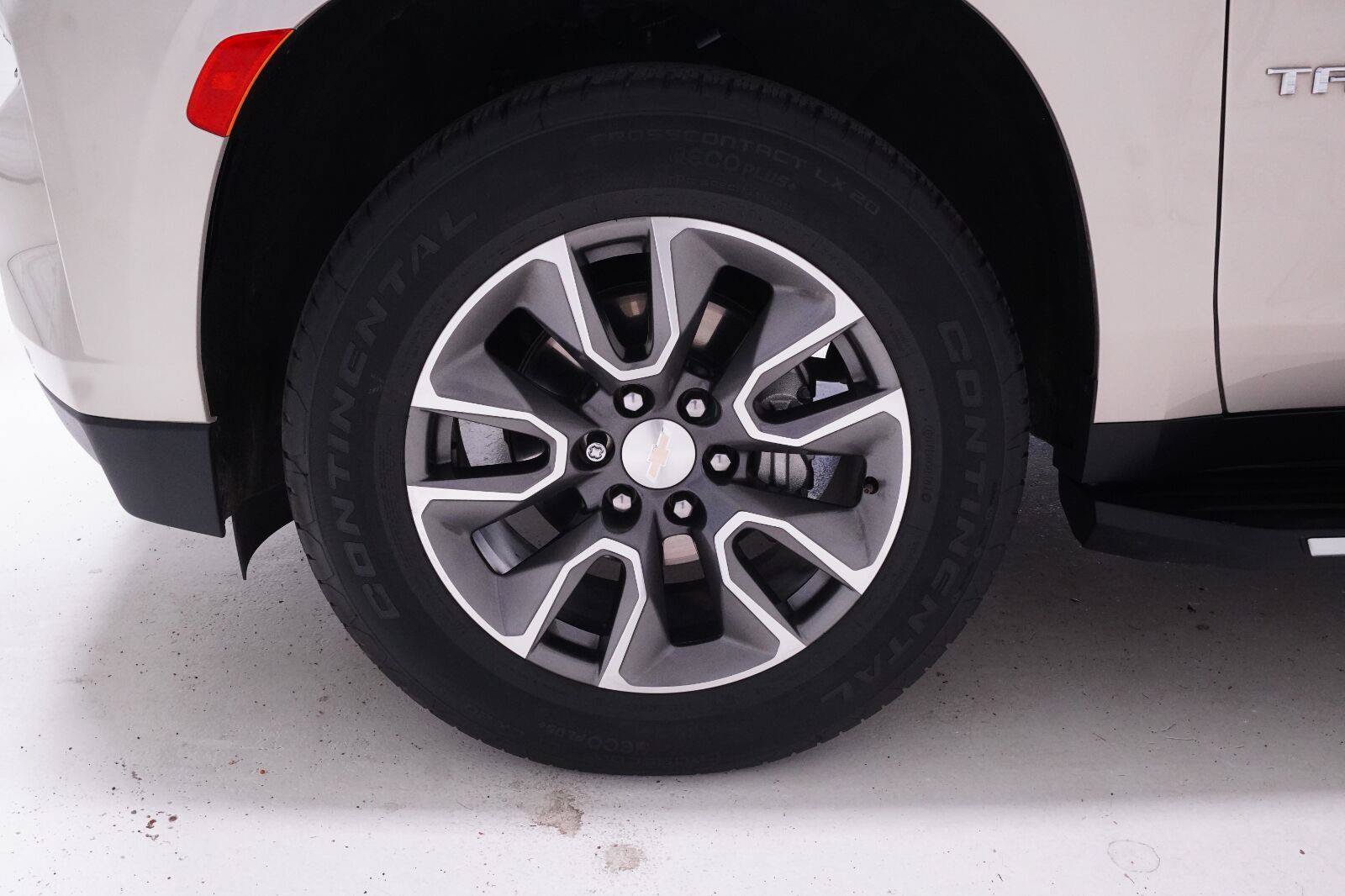 Used 2023 Chevrolet Tahoe LS RWD image 33