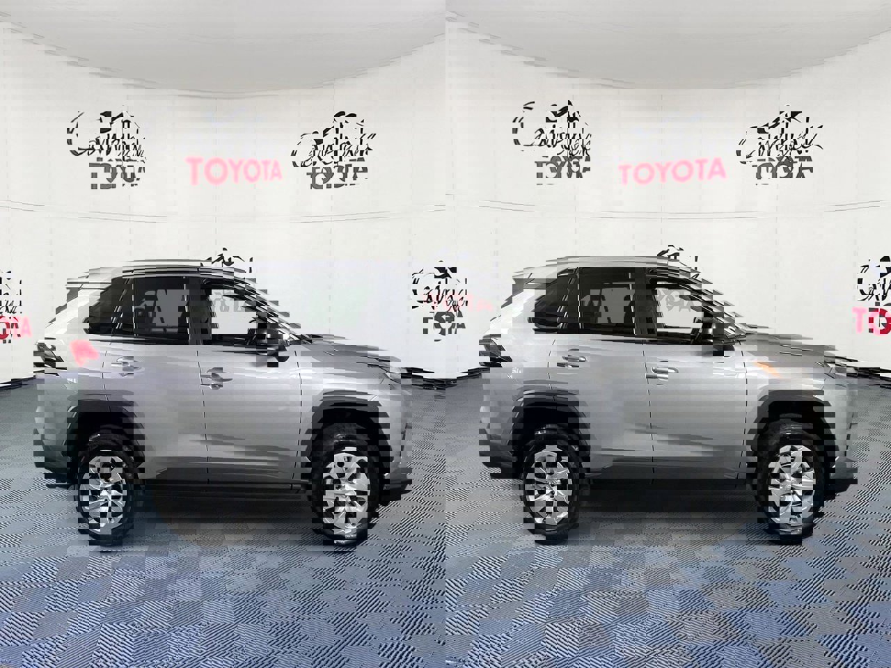 Used 2024 Toyota RAV4 LE image 8