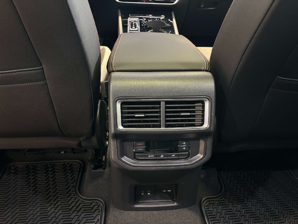 New 2026 Volkswagen Atlas Peak Edition AWD/4WD image 9