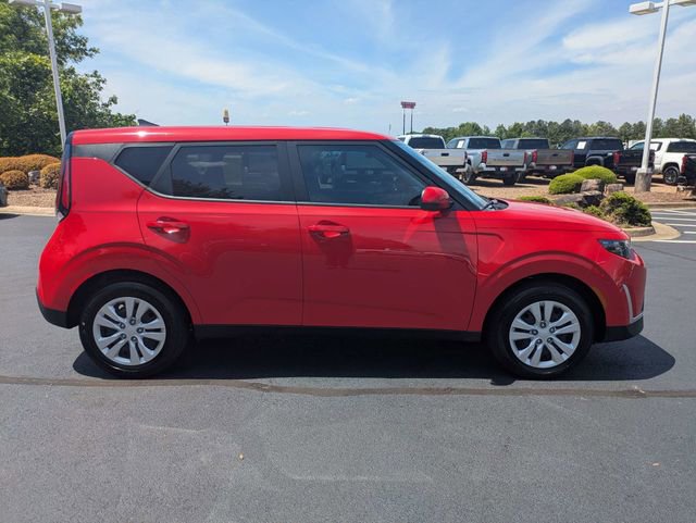 Used 2025 Kia Soul LX FWD image 3