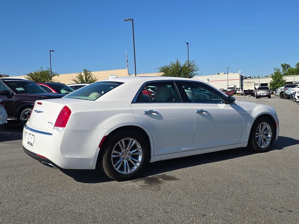 Used 2016 Chrysler 300 C w/ Safetytec Plus Group RWD image 3