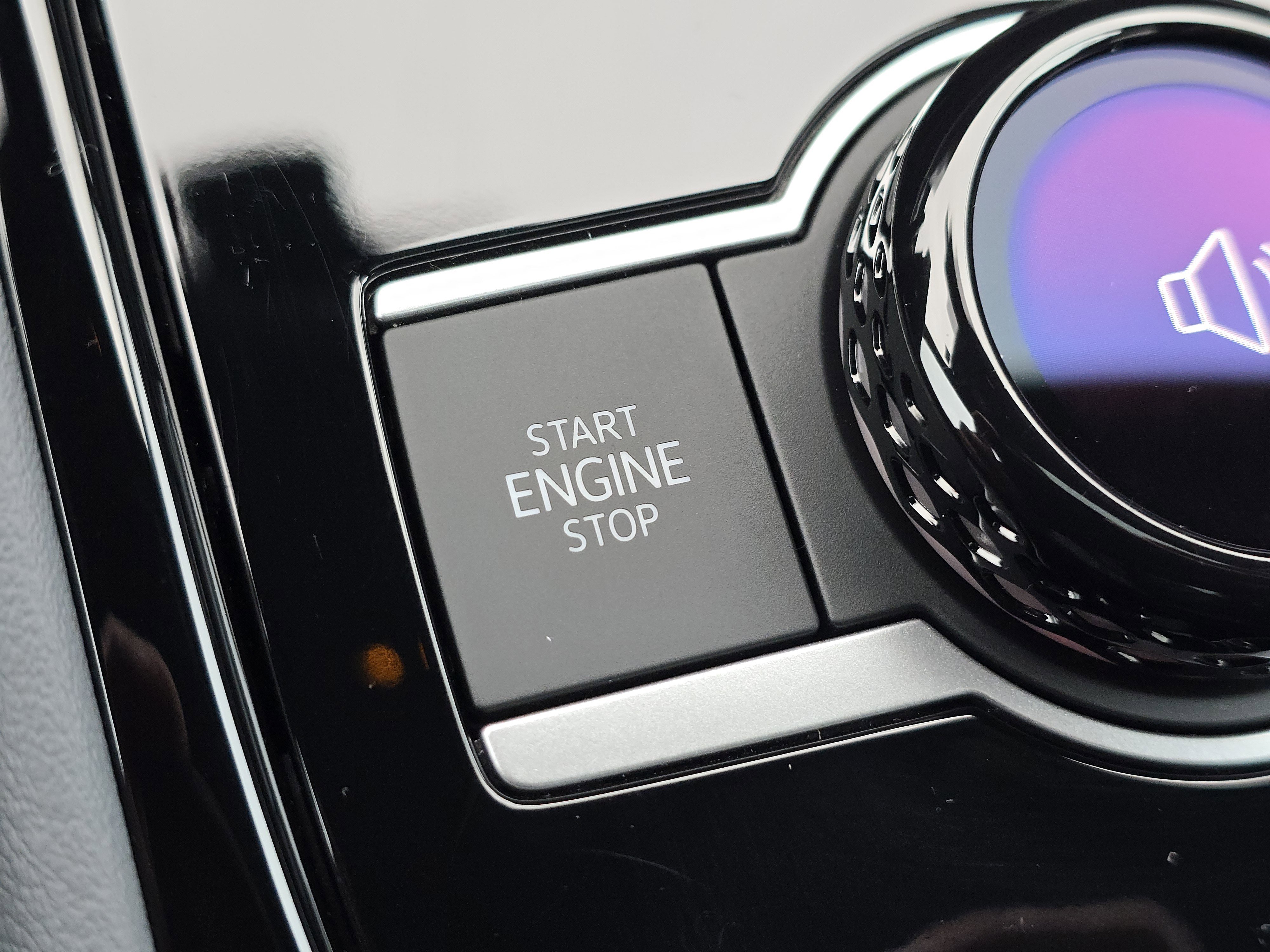 New 2026 Volkswagen Tiguan SEL R-Line image 27