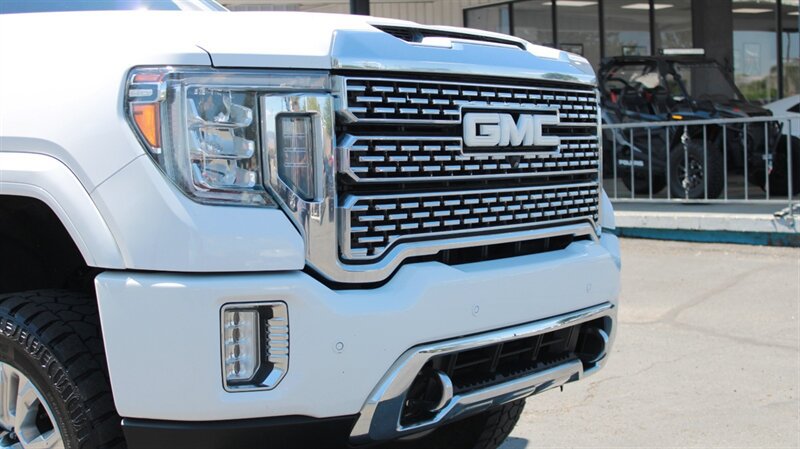 Used 2020 GMC Sierra 2500 Denali w/ Denali Ultimate Package AWD/4WD image 8
