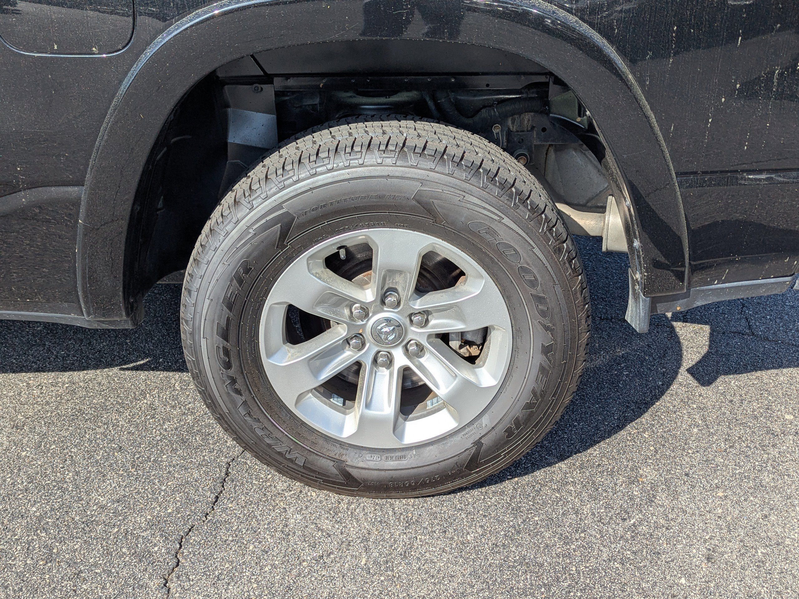 Used 2020 RAM 1500 Laramie image 30