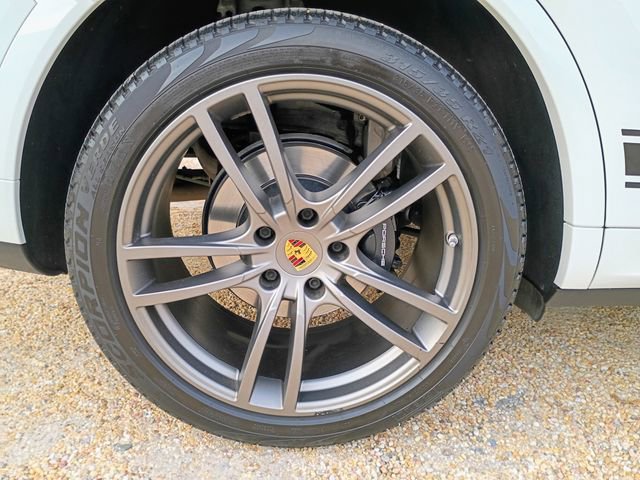 Used 2020 Porsche Cayenne image 21
