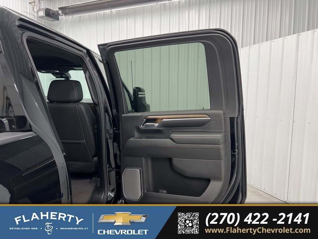 Used 2025 Chevrolet Silverado 2500 High Country w/ Midnight Edition image 12
