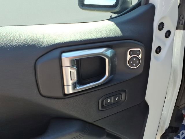 Used 2022 Jeep Wrangler Unlimited Sahara image 12