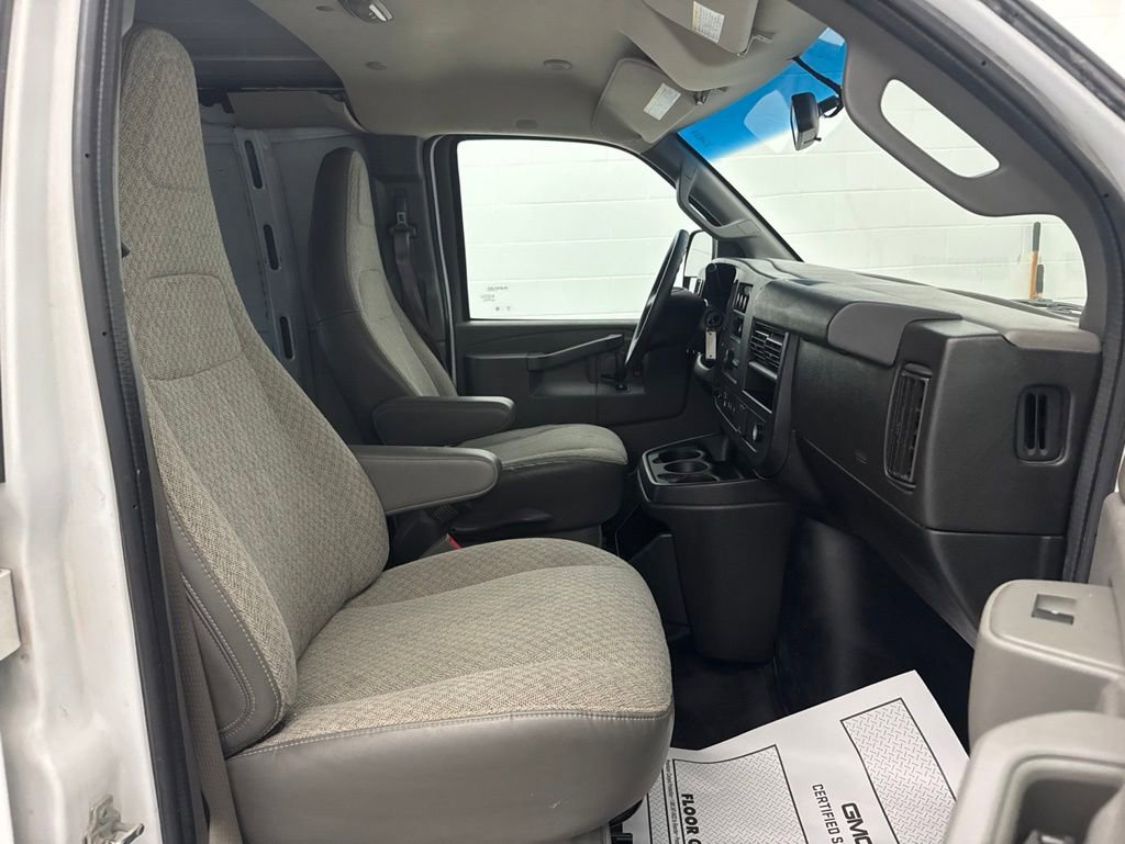 Used 2019 GMC Savana 2500 Extended RWD image 28