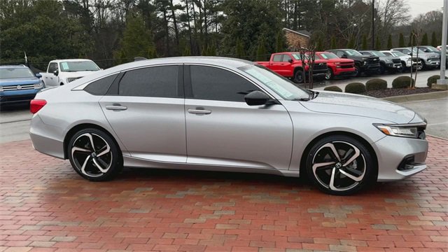 Used 2022 Honda Accord Sport image 4