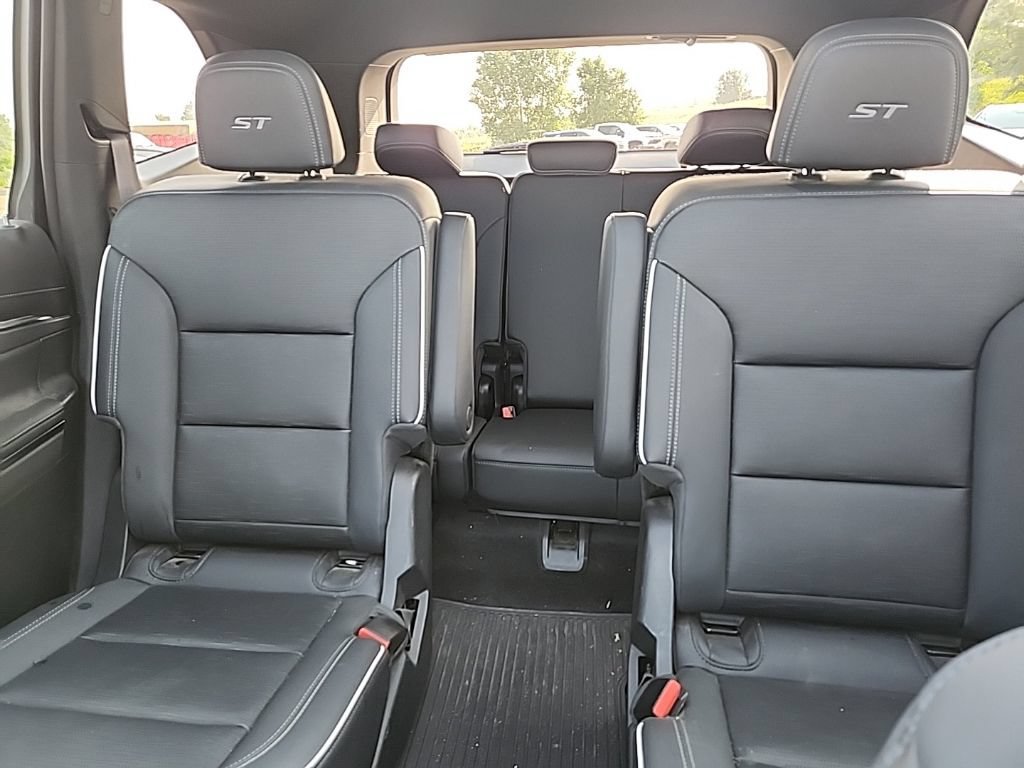 Certified 2025 Buick Enclave Sport Touring w/ Power Package AWD/4WD image 35