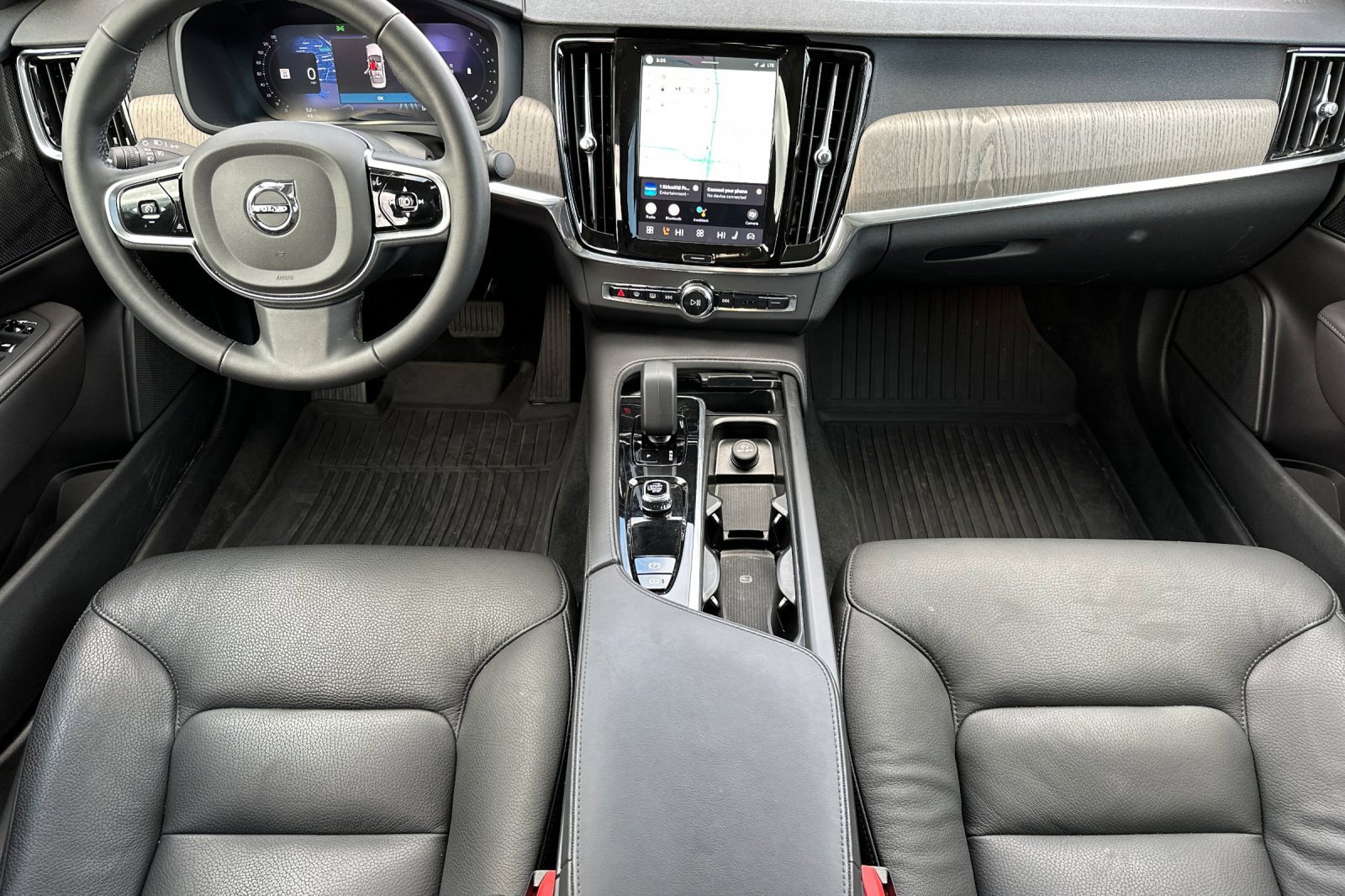 Used 2025 Volvo S90 B6 Plus w/ Protection Package Premier image 14