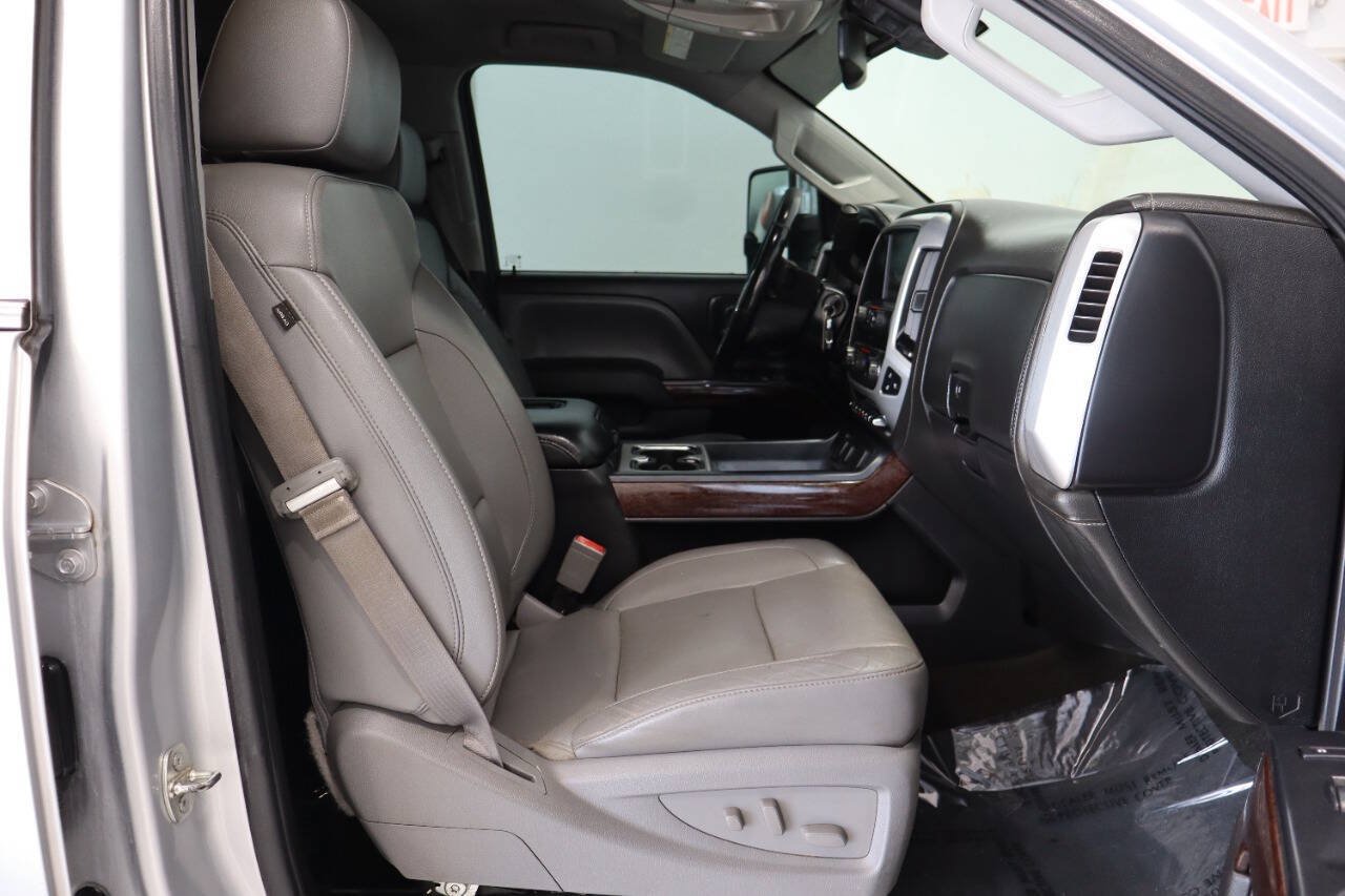 Used 2016 GMC Sierra 2500 SLT w/ Duramax Plus Package AWD/4WD image 11