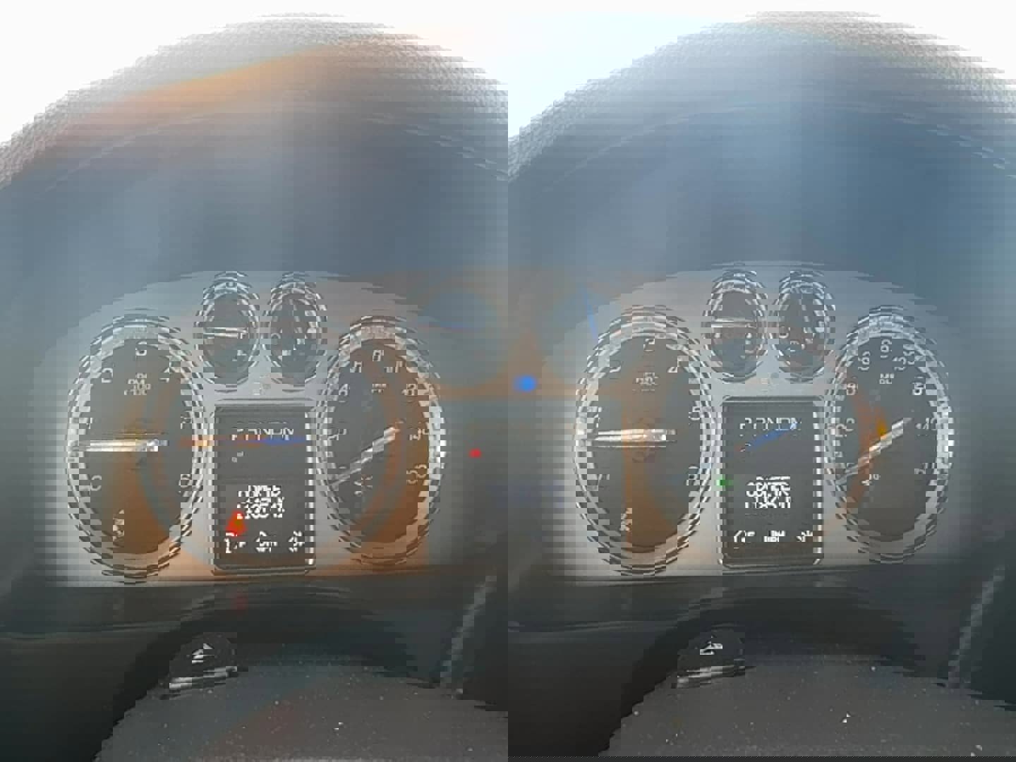 Used 2014 Cadillac Escalade Luxury image 14