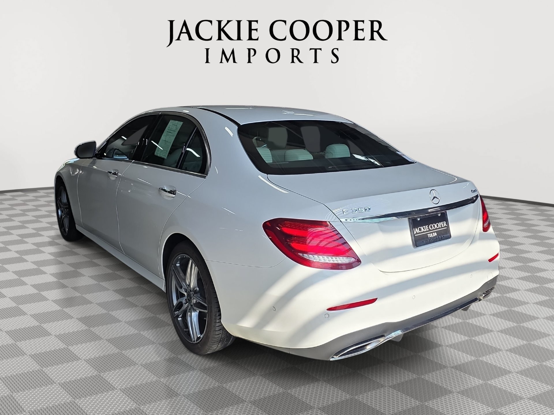 Used 2020 Mercedes-Benz E 350 4MATIC Sedan image 7