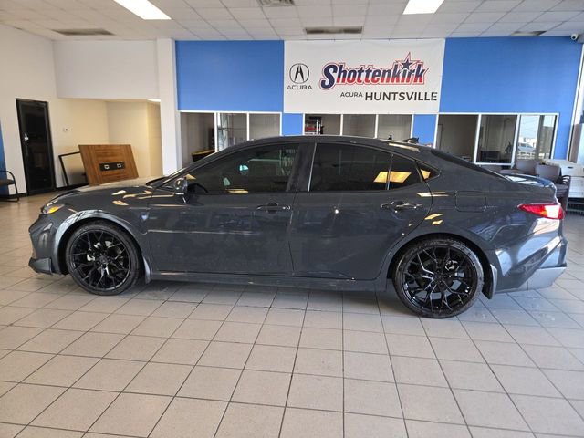 Used 2025 Toyota Camry SE image 5