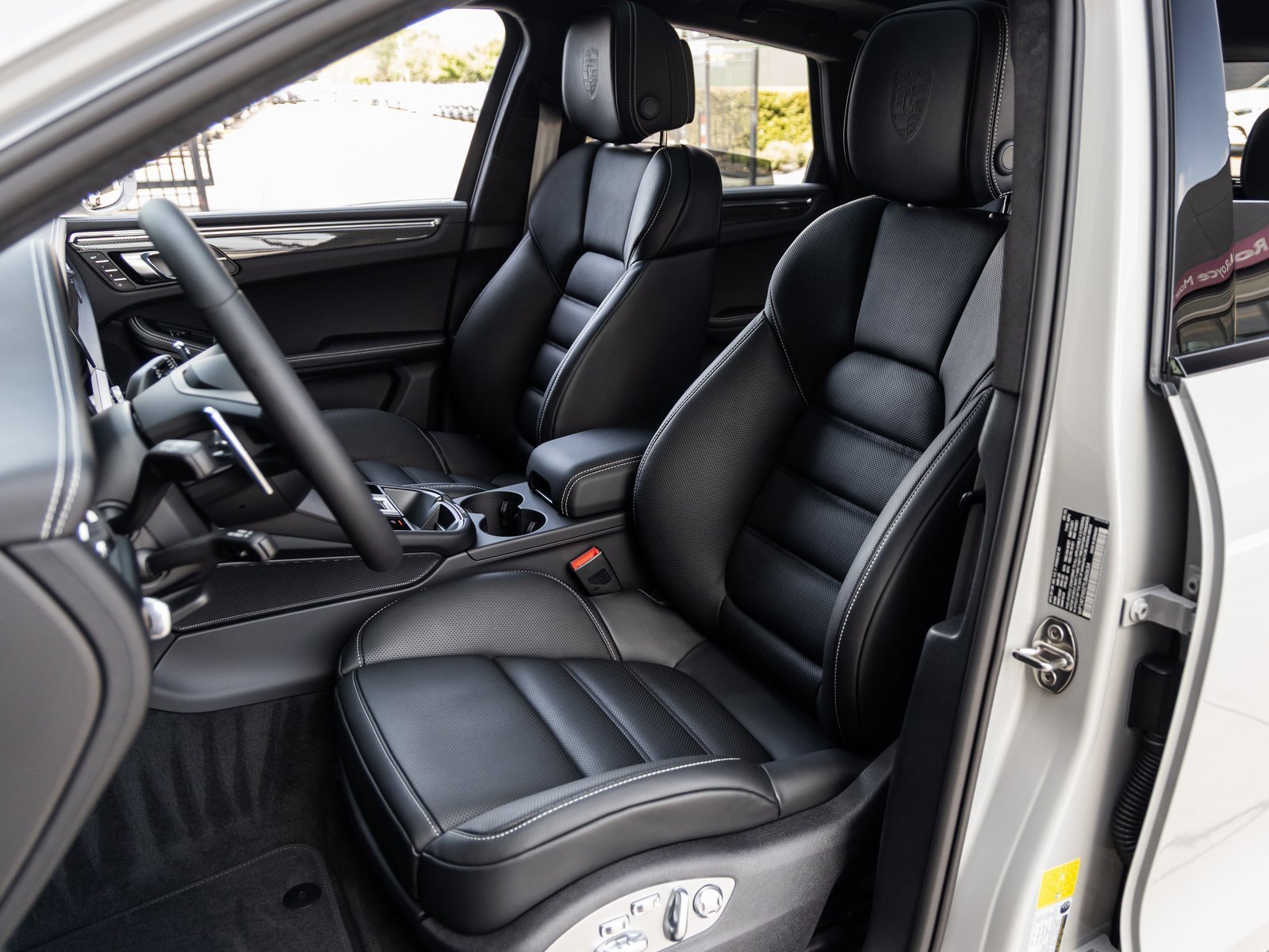 New 2026 Porsche Macan GTS image 5