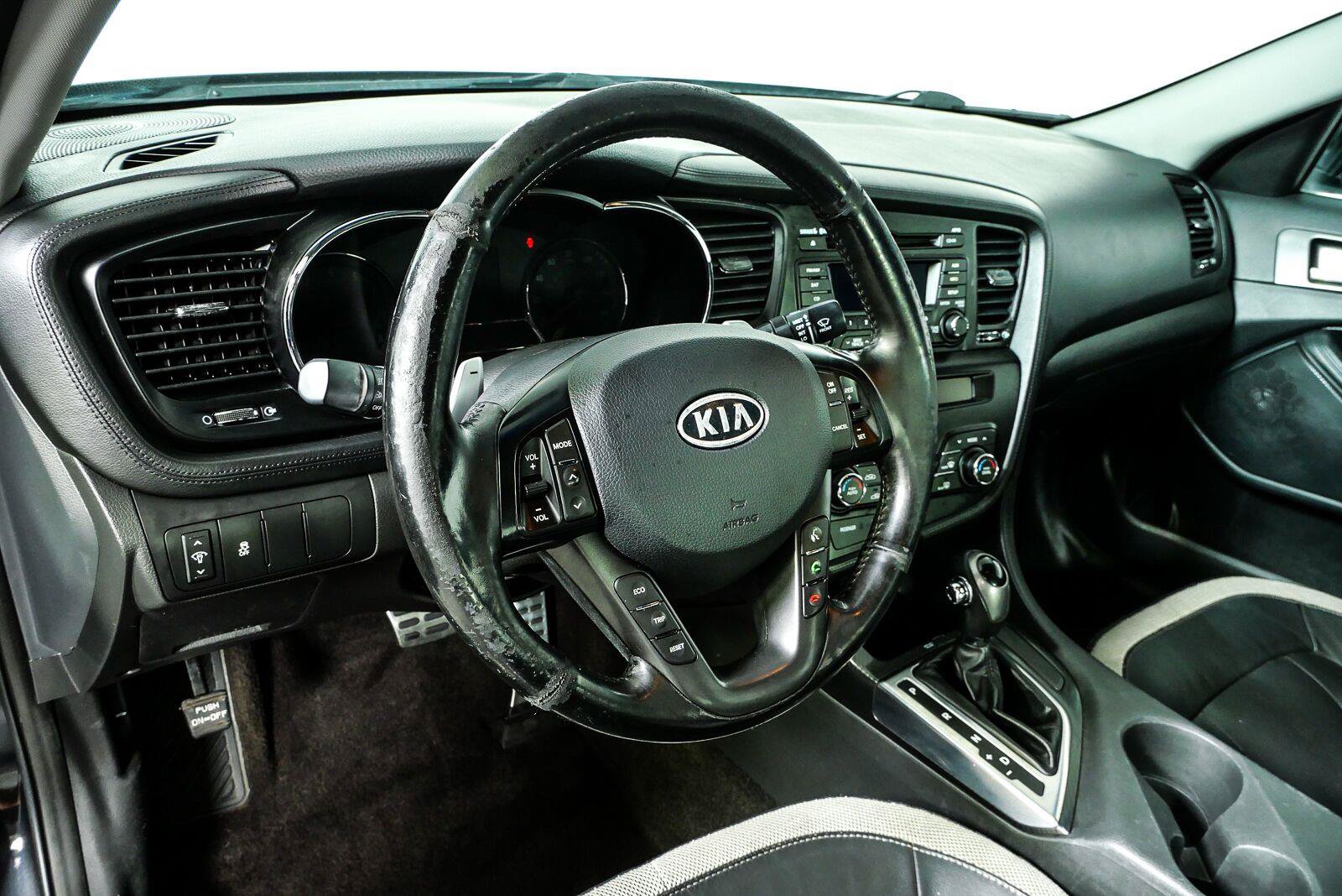 Used 2011 Kia Optima SX FWD image 4