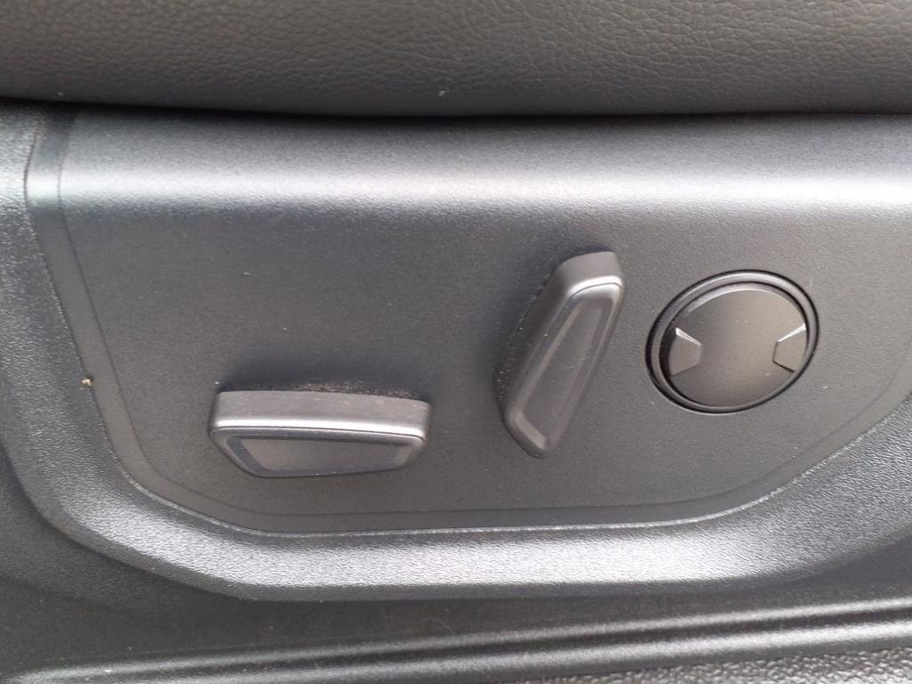 Certified 2020 Ford F350 Lariat w/ Lariat Value Package image 13