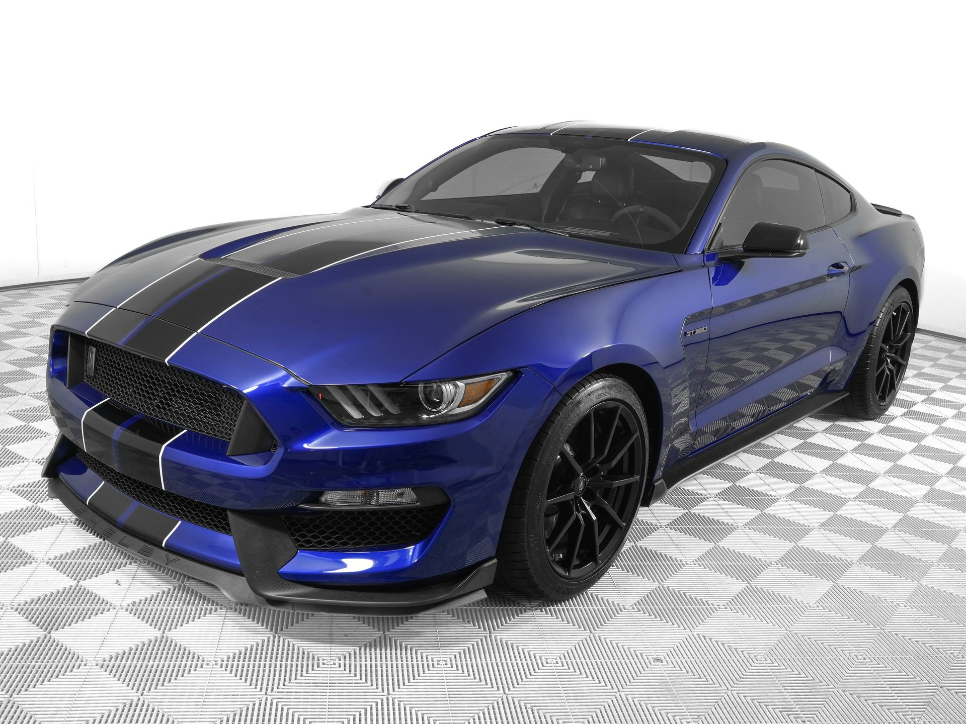 Used 2016 Ford Mustang Shelby GT350 w/ Technology Package image 8