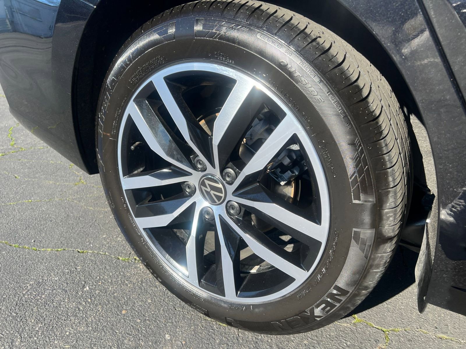 Used 2025 Volkswagen Jetta SE image 30