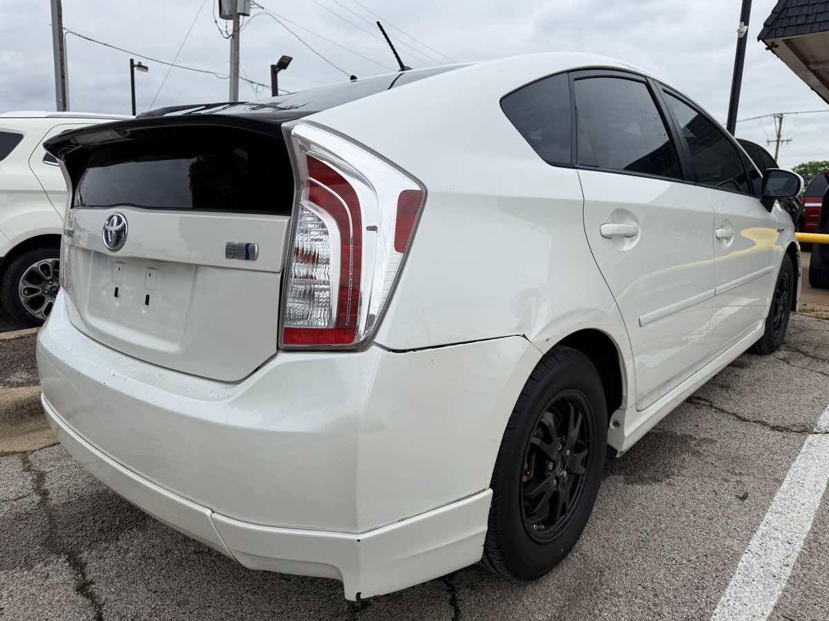 Used 2012 Toyota Prius Two FWD image 3