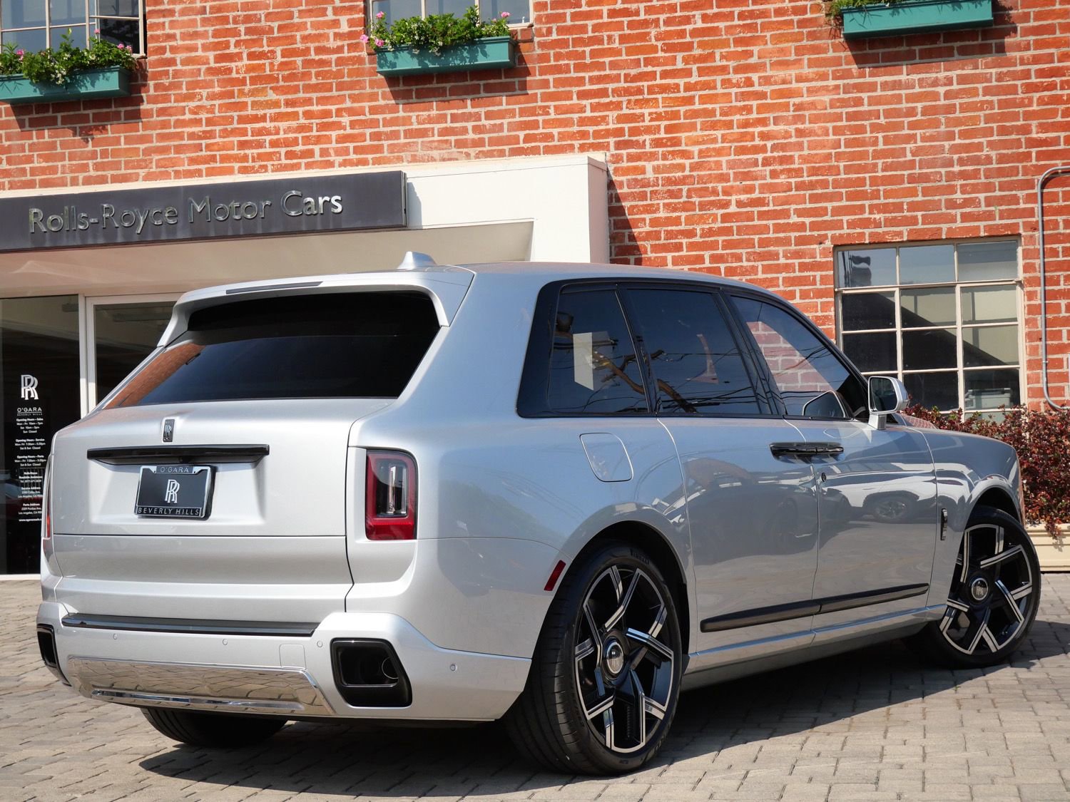 Used 2026 Rolls-Royce Cullinan Black Badge AWD/4WD image 2