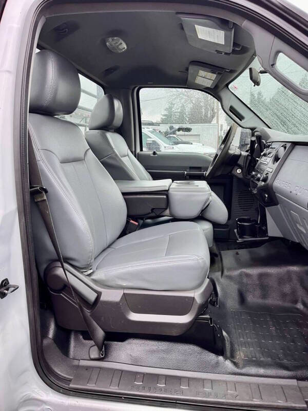 Used 2014 Ford F550 4X2 2dr Regular Cab 140.8 200. image 19