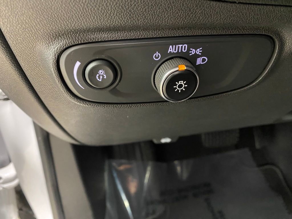 Used 2023 Chevrolet Equinox RS image 40