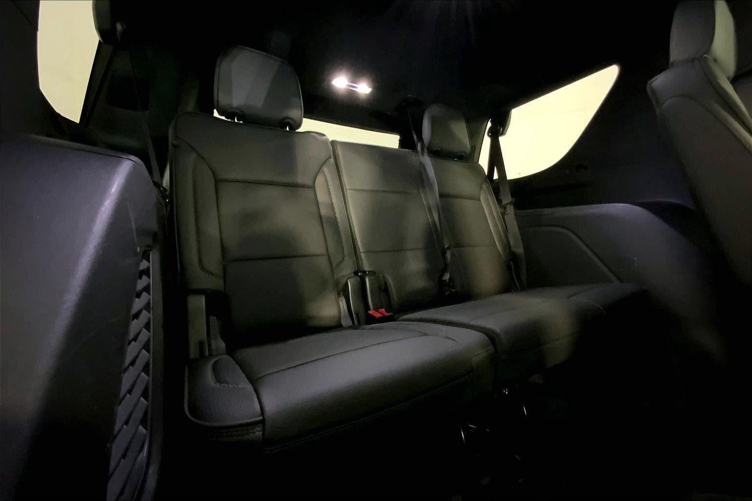 Used 2025 GMC Yukon Denali AWD/4WD image 24