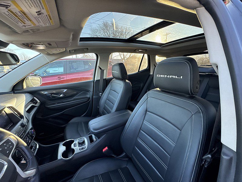 Used 2022 GMC Terrain Denali w/ Denali Premium Package image 16