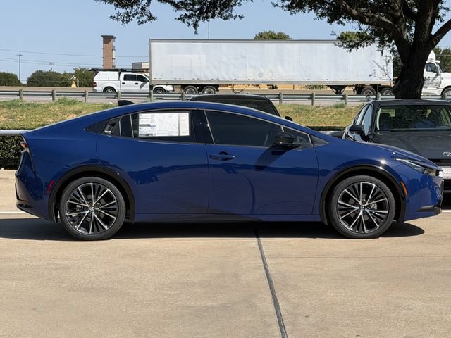 New 2027 Toyota Prius XLE FWD image 3