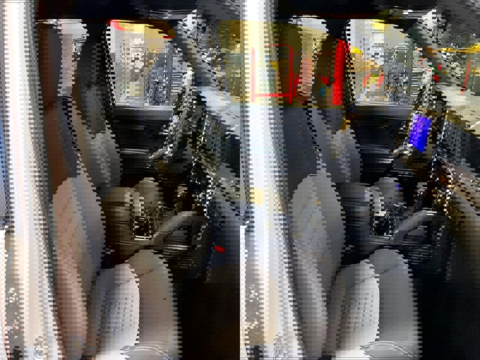 Used 2025 Toyota Tacoma TRD Off-Road image 11