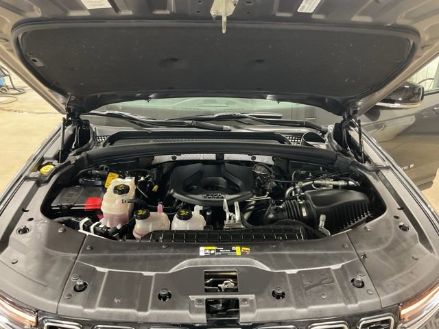 Used 2022 Jeep Grand Cherokee Limited 4xe w/ Luxury Tech Group II image 19