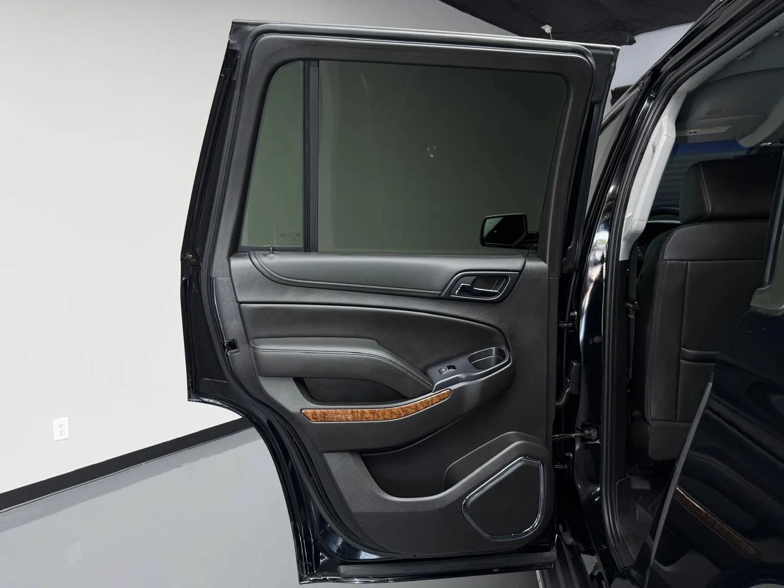 Used 2019 Chevrolet Tahoe Premier w/ Max Trailering Package AWD/4WD image 20