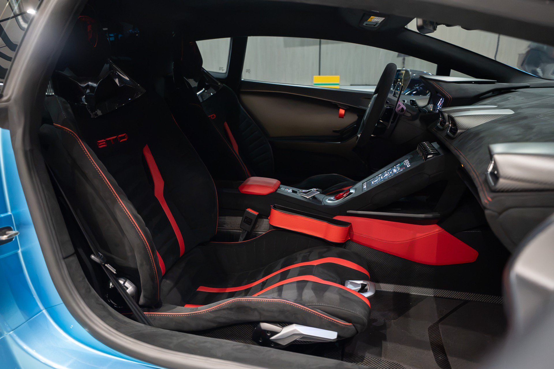 Used 2023 Lamborghini Huracan STO RWD image 26