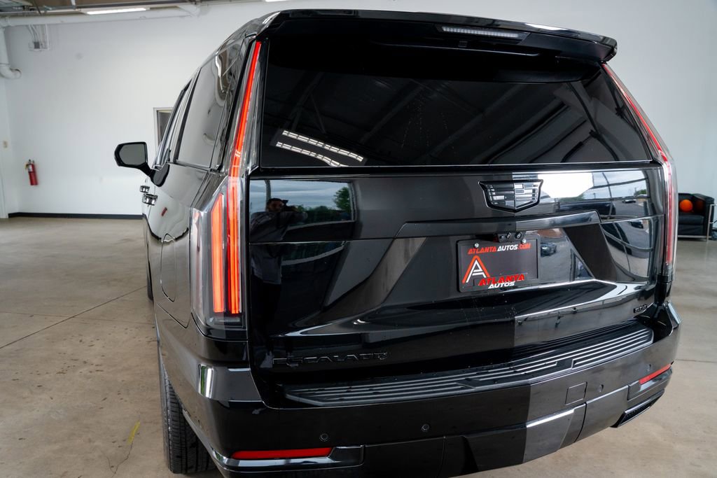 Used 2025 Cadillac Escalade Premium Luxury w/ LPO, Floor Liner Package RWD image 18