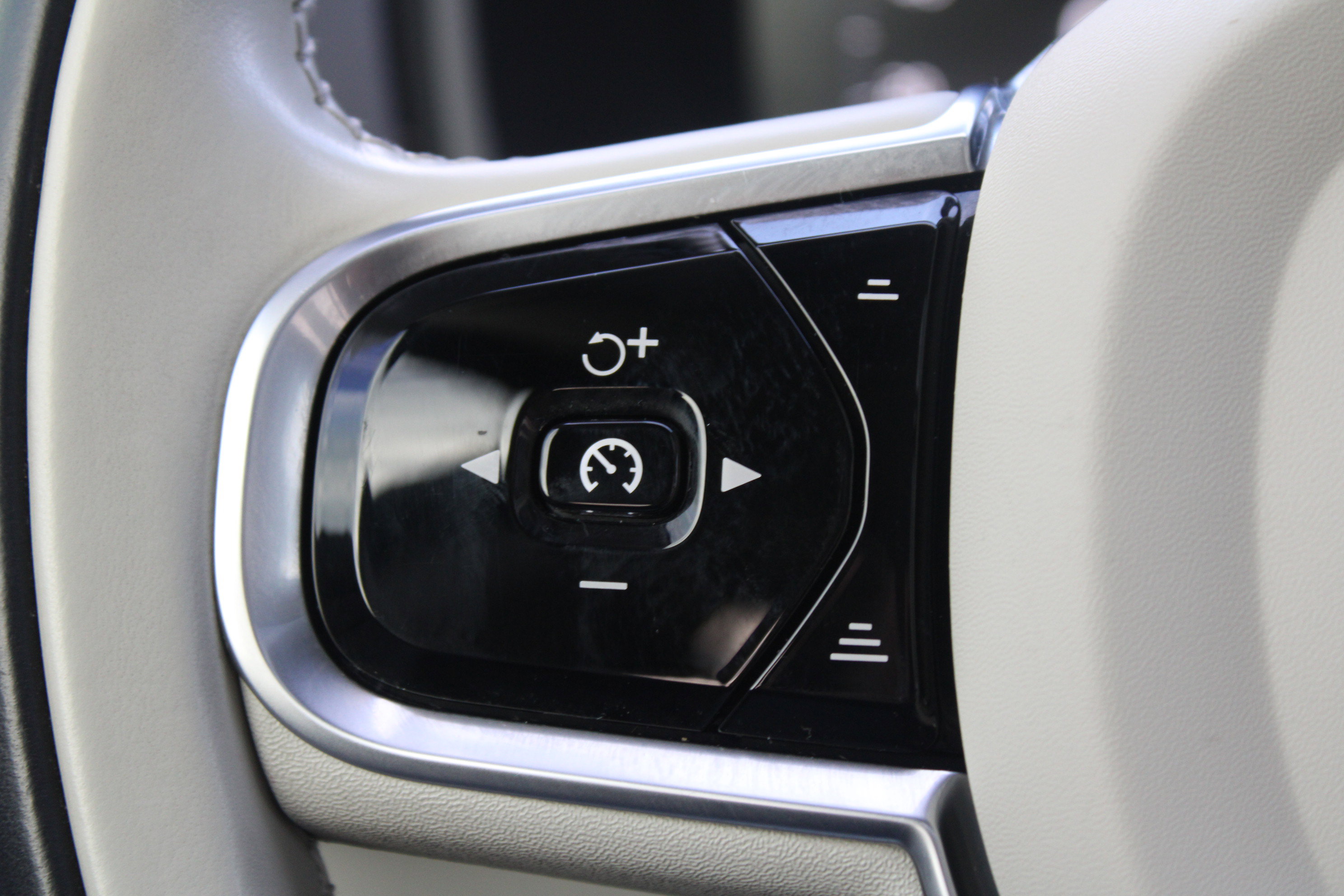 Used 2021 Volvo XC90 T8 Inscription w/ Advanced Package image 20