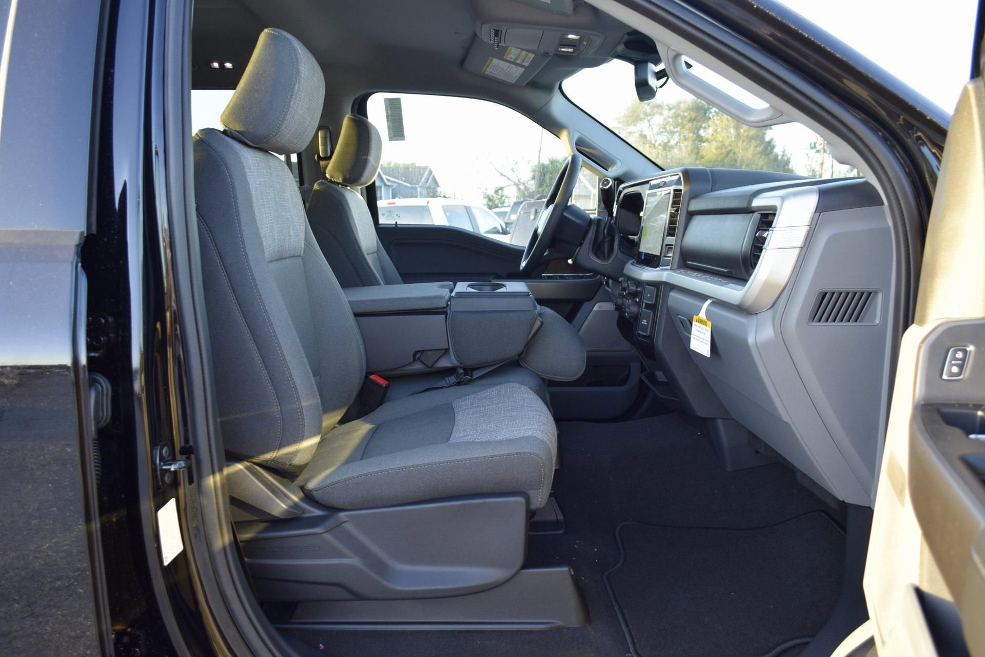 New 2026 Ford F250 XLT w/ XLT Premium Package image 23