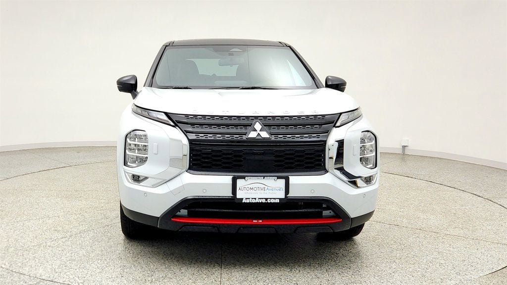 Used 2024 Mitsubishi Outlander SE Black Edition AWD/4WD image 2