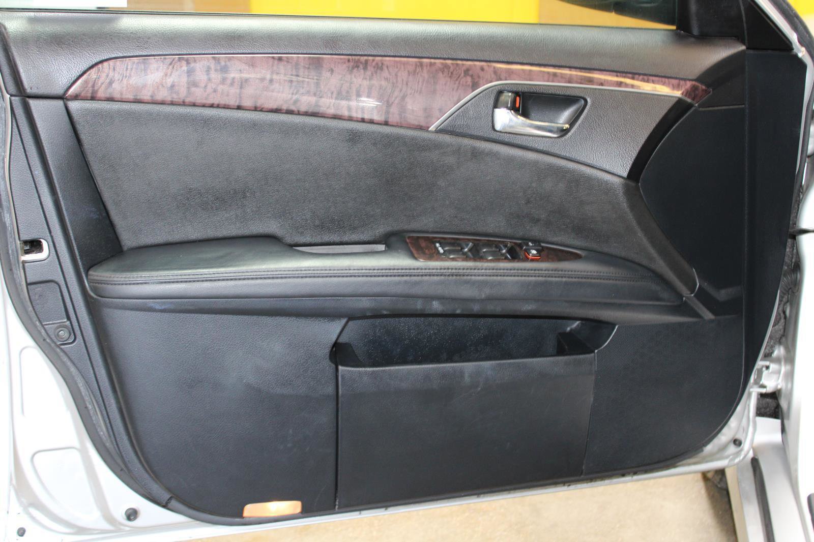 Used 2011 Toyota Avalon FWD image 40