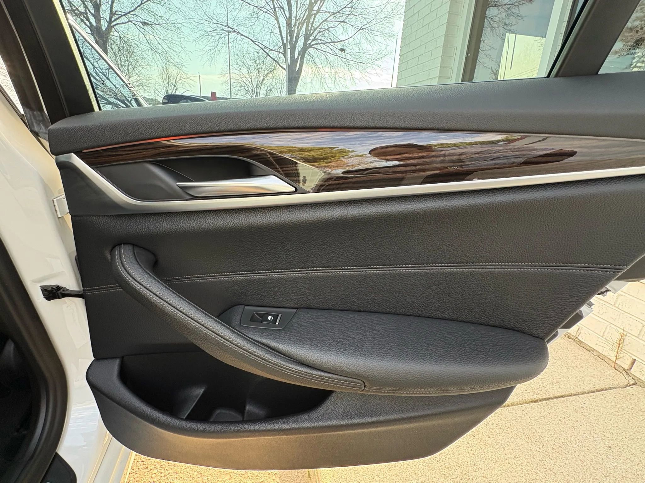 Used 2019 BMW 540i xDrive AWD/4WD image 16