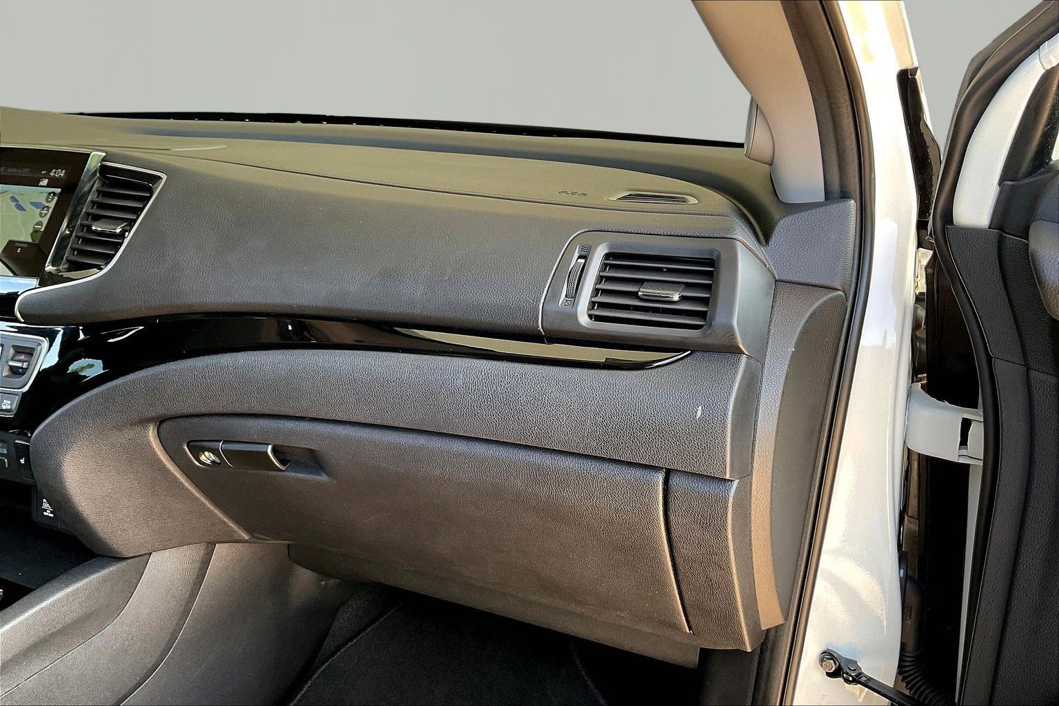 Used 2019 Honda Pilot Touring image 27