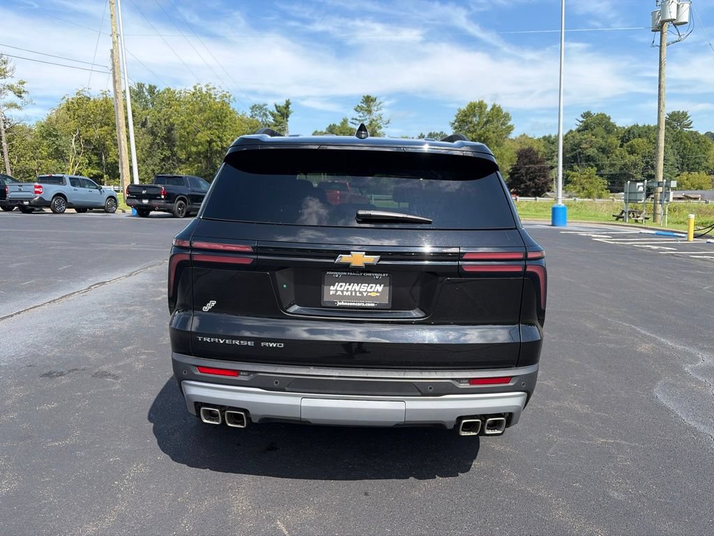 Used 2026 Chevrolet Traverse LT AWD/4WD image 9