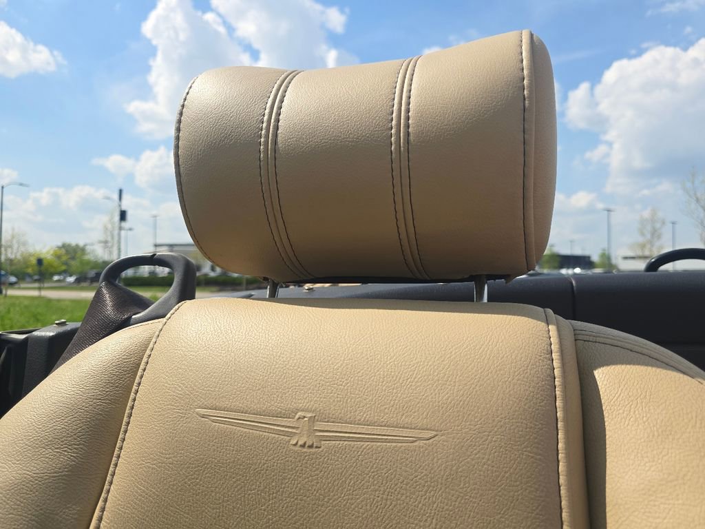 Used 2005 Ford Thunderbird RWD image 29