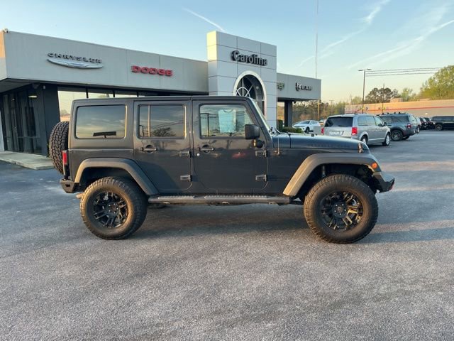 Used 2016 Jeep Wrangler Unlimited Rubicon w/ Connectivity Group AWD/4WD image 2
