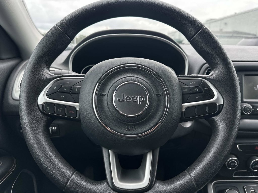 Used 2018 Jeep Compass Sport AWD/4WD image 19