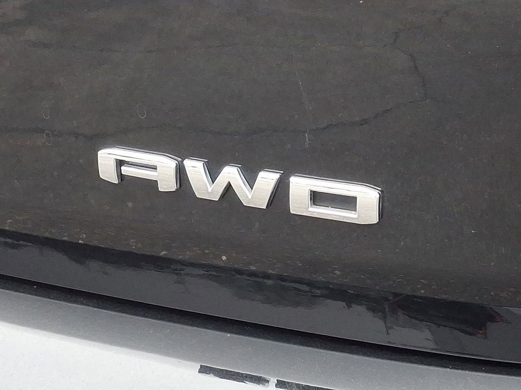 Used 2024 GMC Terrain SLT image 33