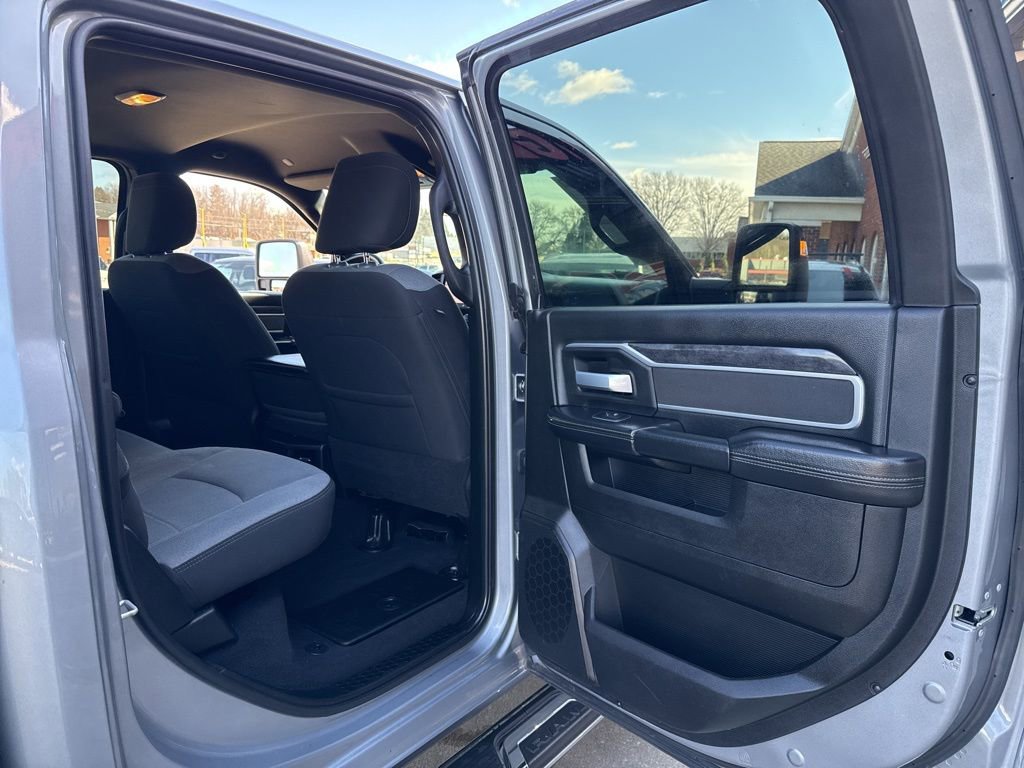 Used 2024 RAM 3500 Big Horn image 43