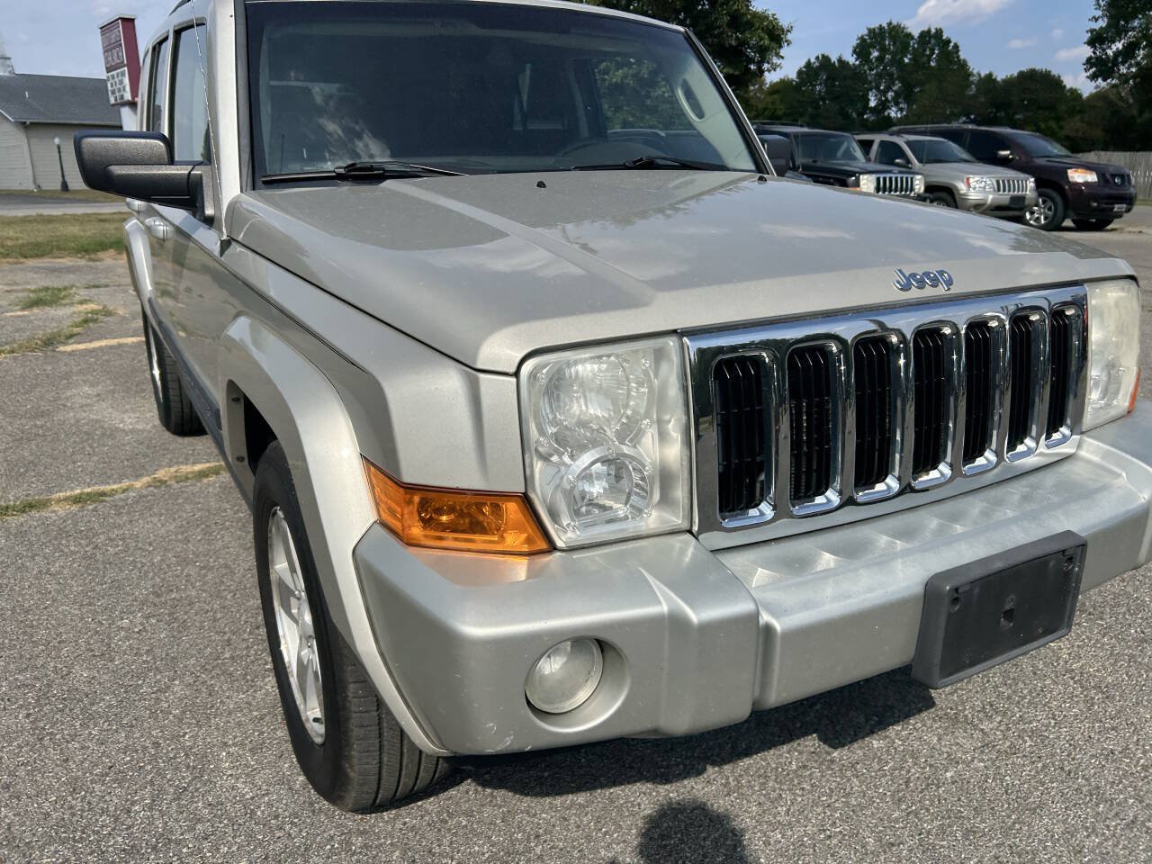 Used 2008 Jeep Commander Sport AWD/4WD image 15