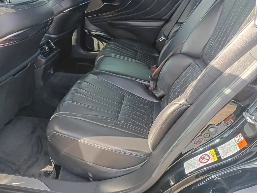Used 2018 Lexus LS 500 AWD w/ Luxury Package image 19